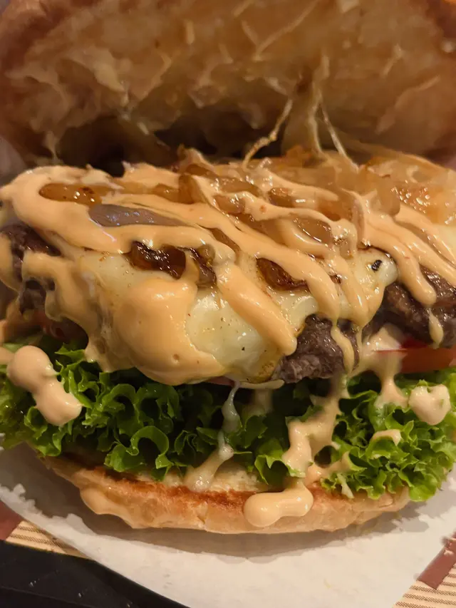 瑞士芝士安格斯牛漢堡