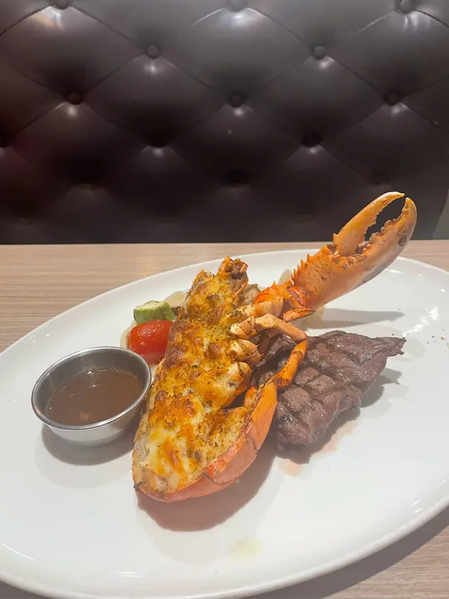 法式芝士焗龍蝦配SPF牧場牛扒