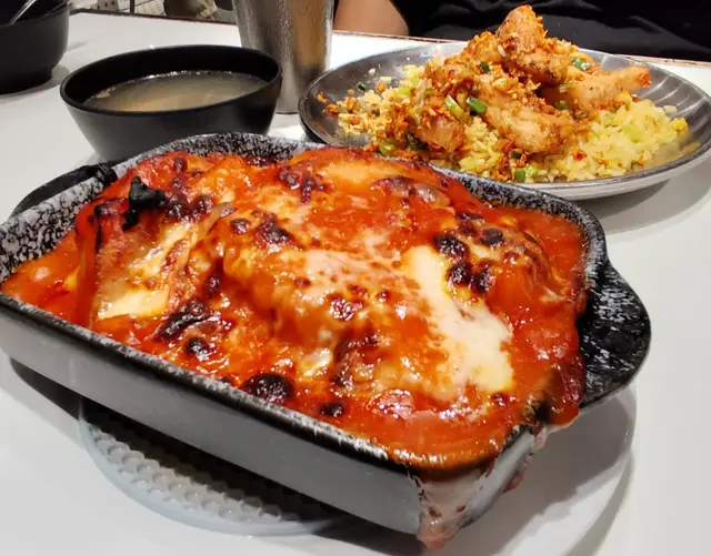 厚切豬扒芝士焗飯連湯及凍奶茶