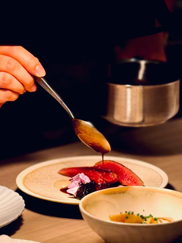 Pigeon / Black Tea / Pepper