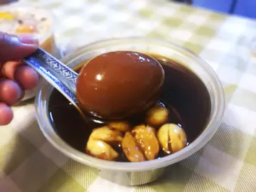 桑寄生莲子红枣蛋茶