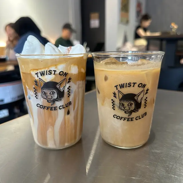 Iced Cloudy Latte & Iced Latte