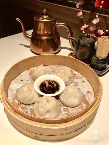 手工鲜肉小笼包