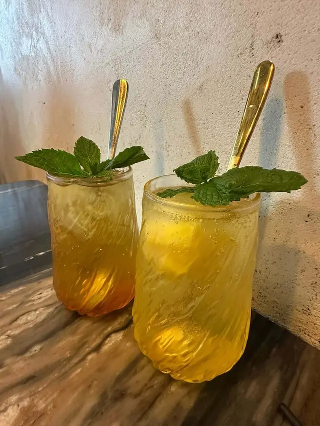 越南有機荳蔻蜜糖烏龍茶、冰菠蘿梳打
