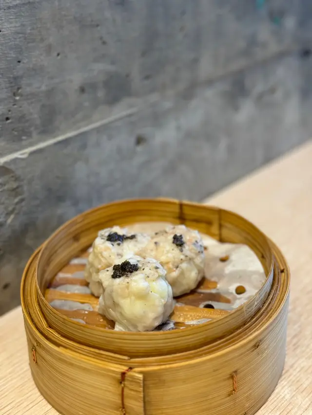 鵪鶉蛋松露燒賣