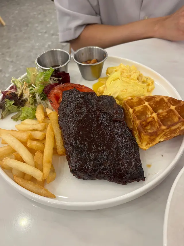 豬肋骨全日早餐