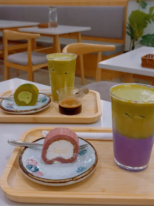 抹茶鮮奶(+濃縮咖啡)配小抹茶卷$78/抹茶香芋鮮奶配小香芋卷$58