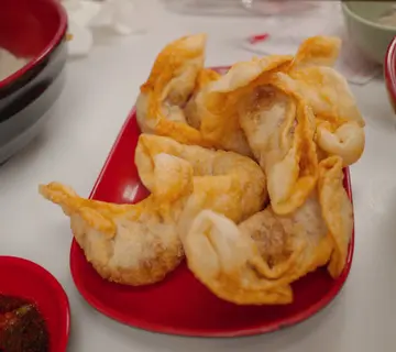 (炸) 鮮肉咖喱薯仔餃