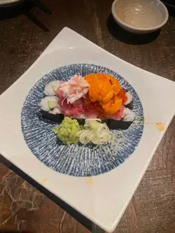 滿足壽司 Manzoku Tuna and Sea Urchin Sushi Roll