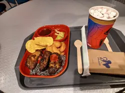 万圣节小食拼盘加闪泡蛛影特饮