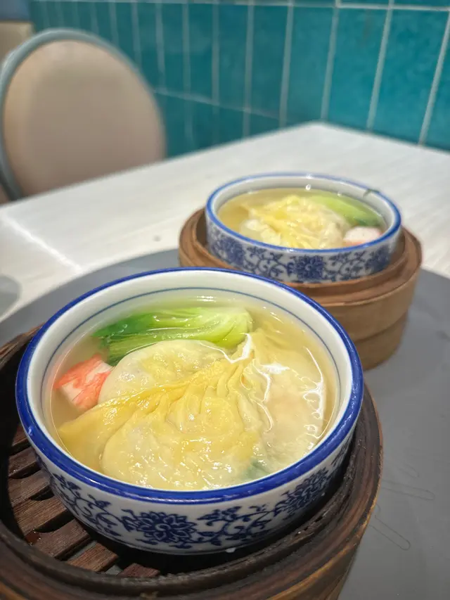 高湯灌湯餃 