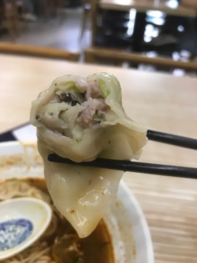 椰菜雲耳豬肉餃