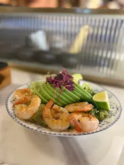 Grilled Shrimps & Avocado Salad