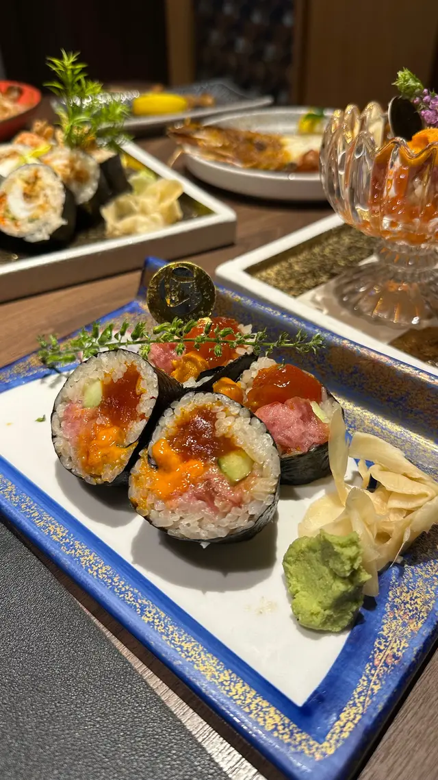 金龍珠海膽吞拿魚蓉卷