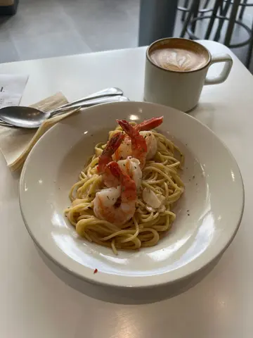 蒜油大虾意粉