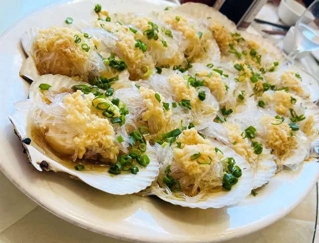 蒜蓉粉絲蒸元貝