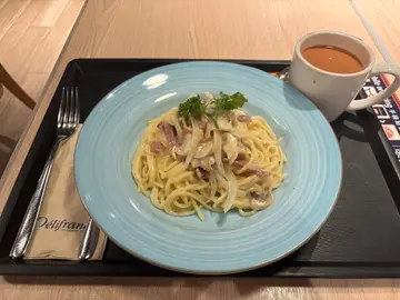 卡邦尼意粉、热奶茶