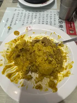 连续3日，到今日真系忍唔到

3/9下午茶餐 叉烧韭黄炒蛋，食到一半有类似钢丝刷入面嘅钢丝系蛋入面，补番餐蛋治俾我，算数

4/9
猪软骨餐肉煎双蛋饭￼黎左 猪柳汉堡餐肉煎双蛋饭￼
同佢讲黎错，佢先话无猪软骨。话咗佢两句，照食。

5/9
咖喱牛腩饭，黎咖喱牛肉。一问，又系无哂牛腩，又唔_讲？

唔打感想，唔会再有下次。以上叙述如有夸张，欢迎对质。￼




