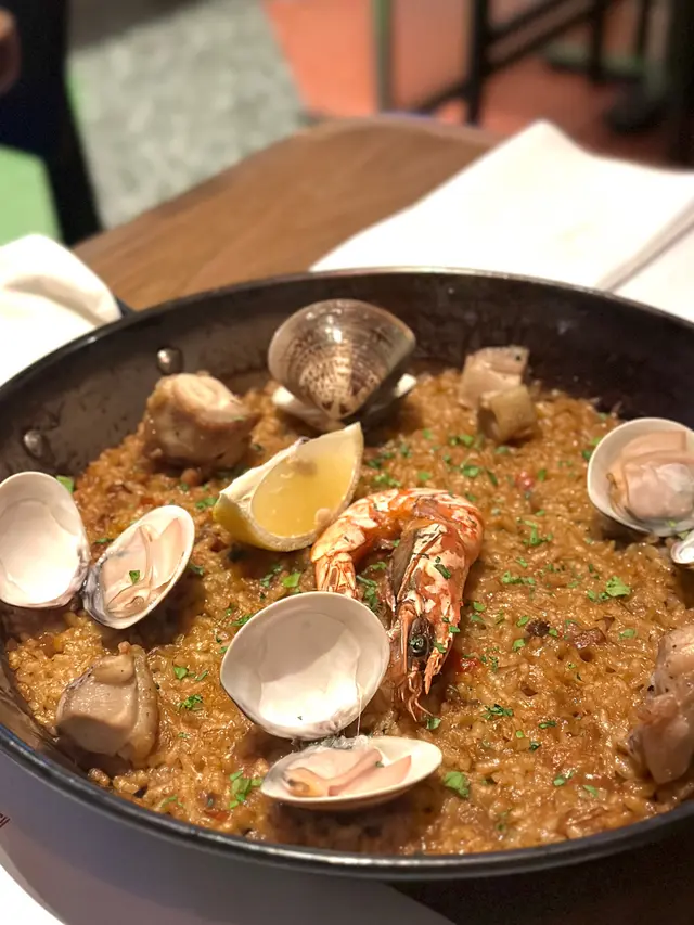 Pica Pica paella surf & turf