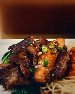 日式葱烧牛柳 伴盐烧鸡髀菇意粉