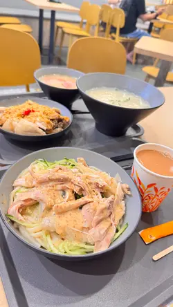 胡麻醬手撕雞撈鳥冬（配青瓜絲）