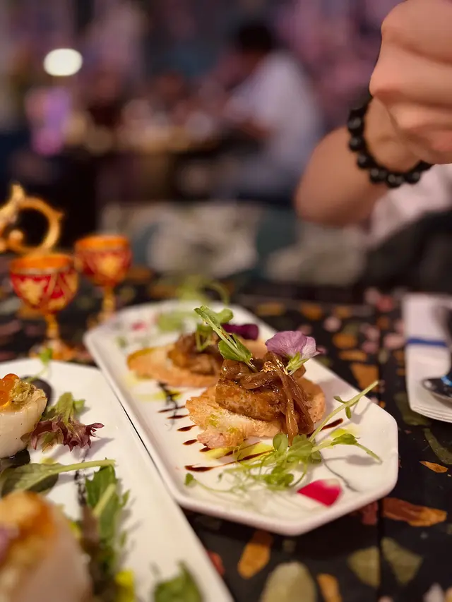 香煎鵝肝配焦糖洋蔥吐司