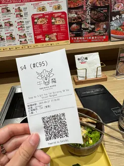 首次黎试下，坐低之后就正常QR落单，随即发现想将餐入面嘅月见饭转冷荞麦面，即刻同职员讲，后来即刻听到厨房大声话本人「转佢老母！」我想问尼个系正确嘅饮食业态度咩？本人又不是个餐出哂食左一半先要求转内容，好声好气都要比厨房闹！其次个餐嘅肉比烧肉like更差！尼间不会再帮衬！🤬🤬

