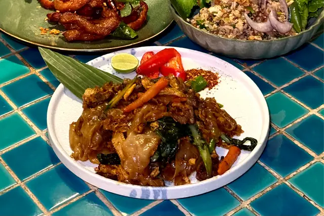 牛肉炒寬河粉