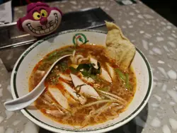 冬荫功鸡丝河粉