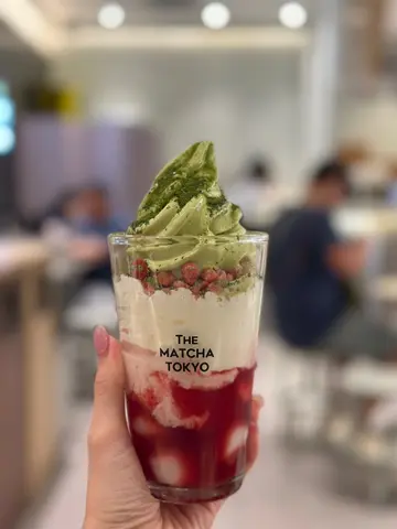 士多啤梨抹茶芭菲