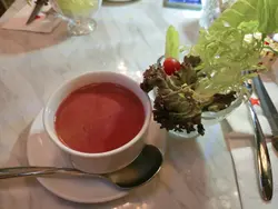 餐湯 蘑菇湯 同埋餐嘅少少沙律杯