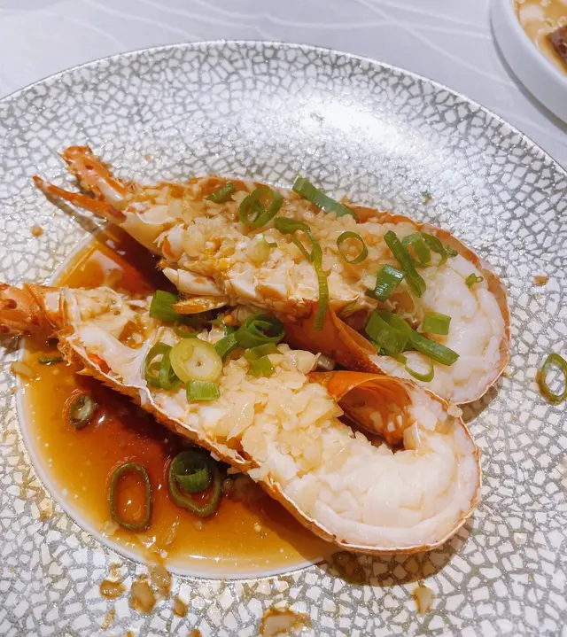  金銀蒜開邊蒸本龍蝦