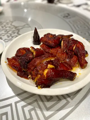  脆皮南乳吊烧鸡