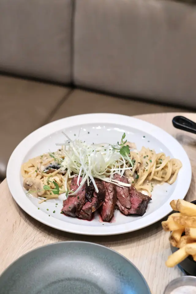 𝐒𝐞𝐚𝐫𝐞𝐝 𝐔.𝐒. 𝐇𝐚𝐧𝐠𝐢𝐧𝐠 𝐓𝐞𝐧𝐝𝐞𝐫 𝐒𝐩𝐚𝐠𝐡𝐞𝐭𝐭𝐢 𝐰𝐢𝐭𝐡 𝐌𝐮𝐬𝐡𝐫𝐨𝐨𝐦 𝐒𝐚𝐮𝐜𝐞