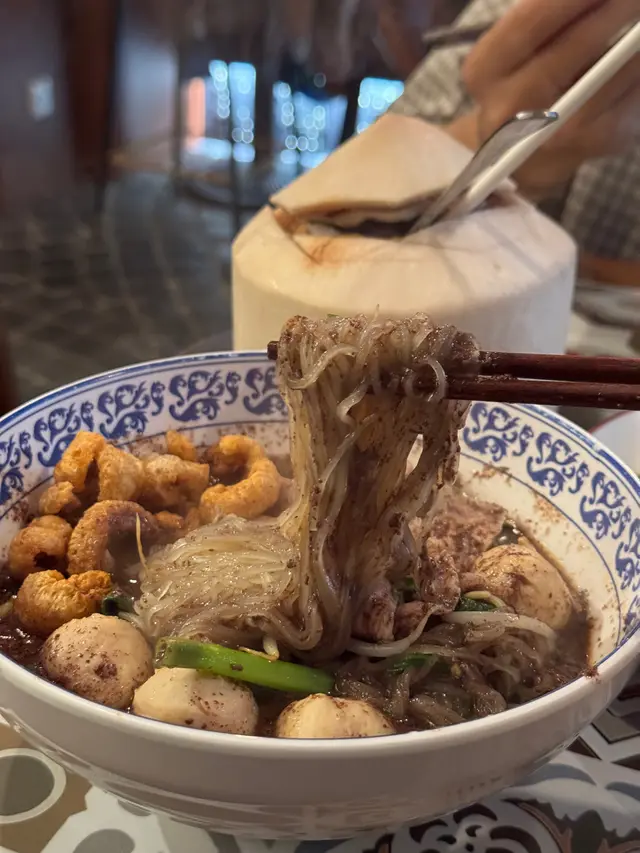 黑豚肉船麵