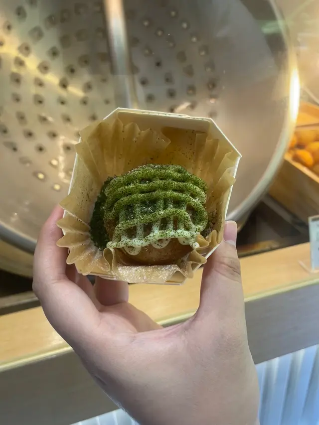 蛋黃肉鬆芋頭球