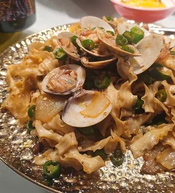 辣子三鲜刀削面