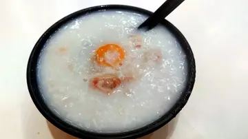 窝蛋碎牛粥