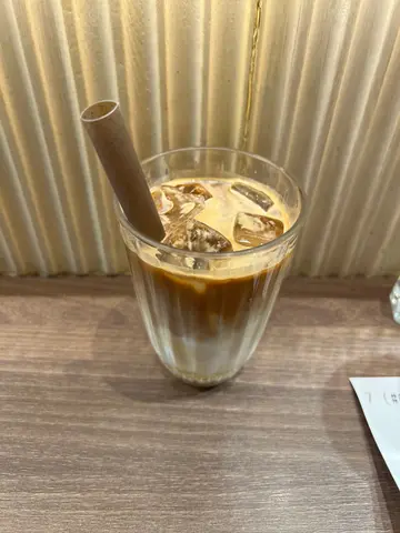 榛子鲜奶咖啡