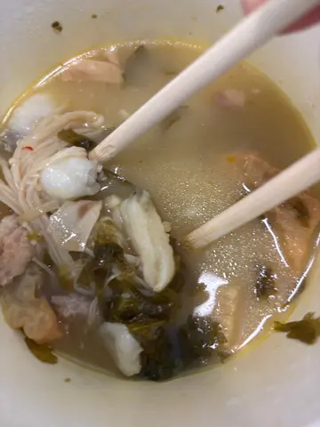 誰偷了我酸菜魚米線內的魚