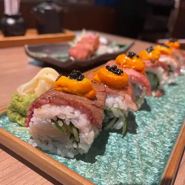 鹿儿岛A4和牛海胆卷