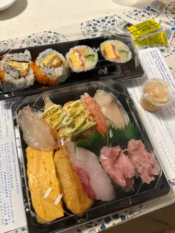 炸蝦牛油果卷, 海鮮紫菜卷, 自選壽司10貫