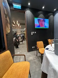 刚刚新装修环境，非常好！

菜式新颖，煮得好味，价钱公道！:love::yummy::love::like: 　在Megabox 14楼拍完车行, 落一层就到!

记住一定要攞只烤鸭，即叫即烤非常好食！最好预订，因为应该会好快冇货！

:like::like::like::like::like::yummy::yummy::wow::wow::wow: