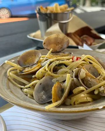 白酒鲜蚬扁意粉