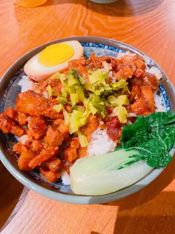 紅燒牛肉便當 