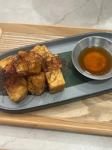 脆炸豆腐配鱼露酸汁