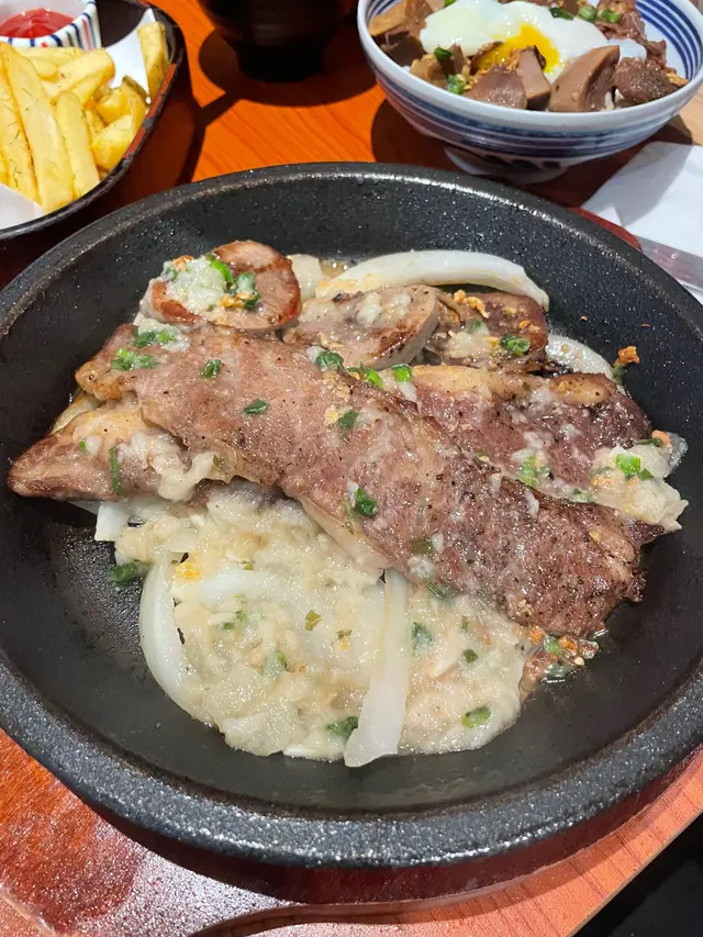 鐵板牛小排配牛舌尖