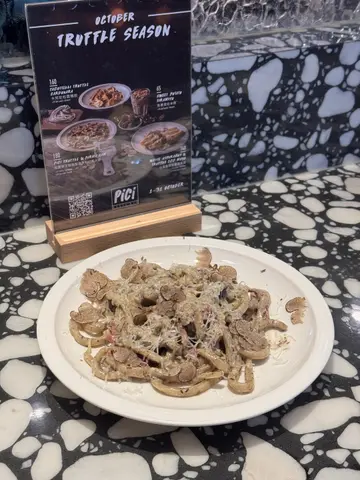 松露手工圓麵配意大利巴馬火腿