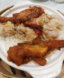 鳳爪排骨飯