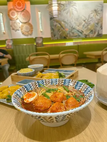 新加坡海南雞配蝦湯滲滲